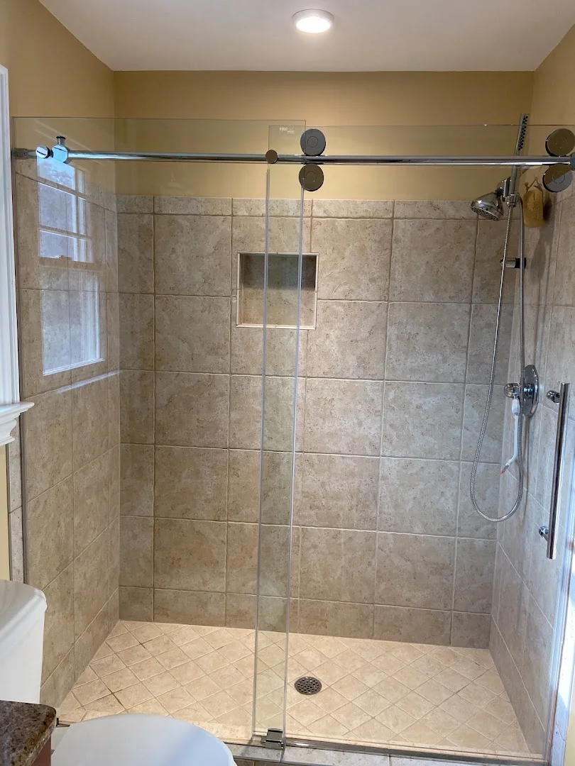 Large tile shower with bench